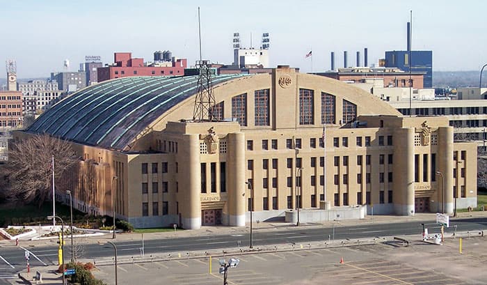 Photo de la Minneapolis Armory où aura lieu l'inauguration de la Call of Duty League
