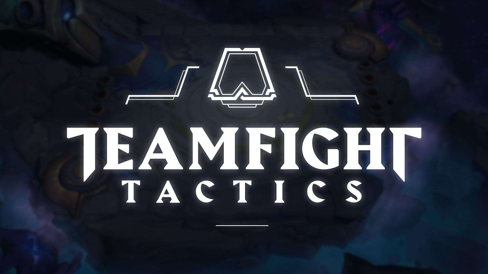 Logo de Teamfight Tactics sur une arène du set 3