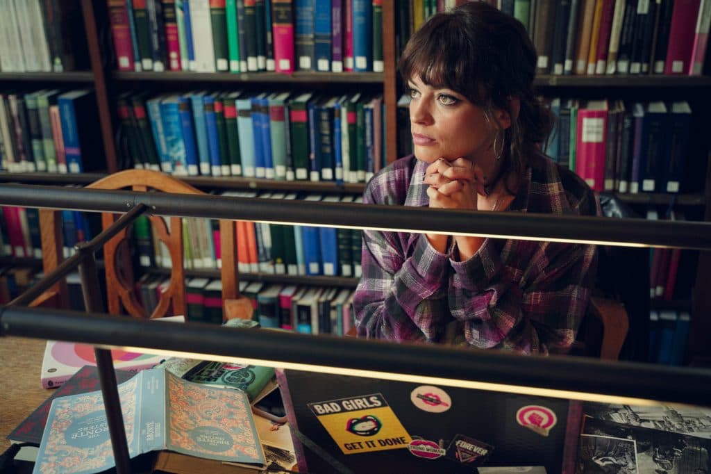Emma Mackey alias Maeve dans la saison 4 de Sex Education sur Netflix