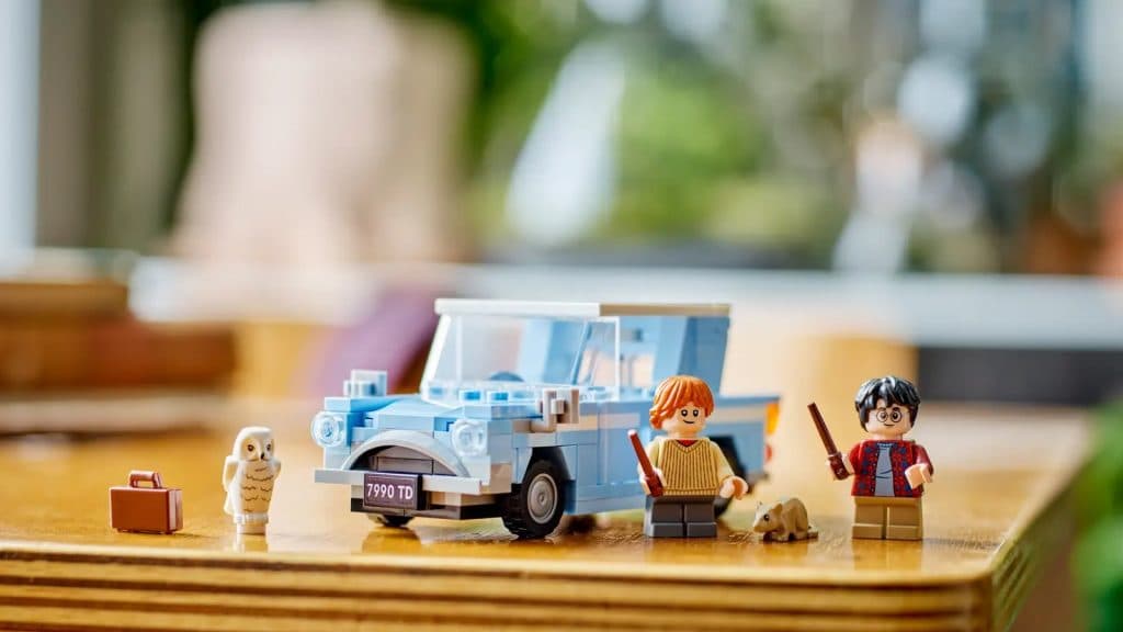 Ensemble LEGO Harry Potter La Ford Anglia volante — 76424 disponible en mars 2024
