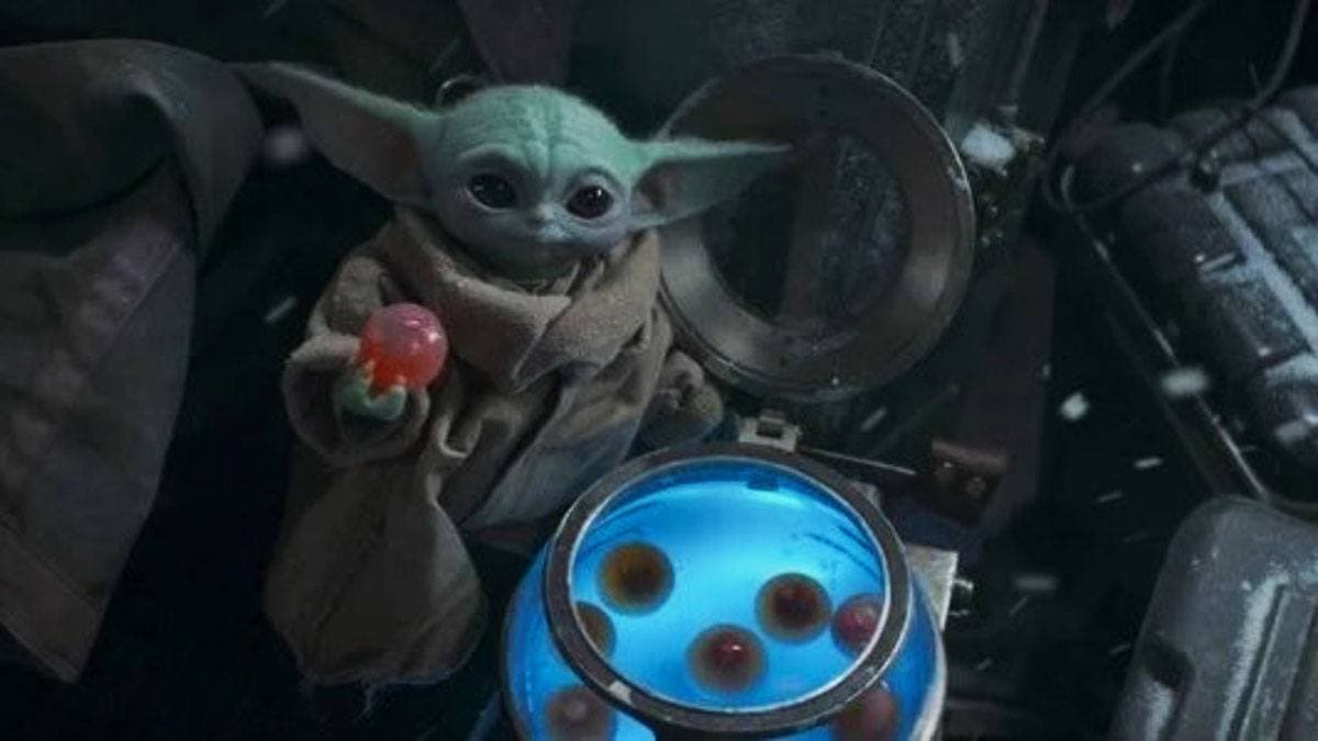 Baby Yoda mange les oeufs dans The Mandalorian