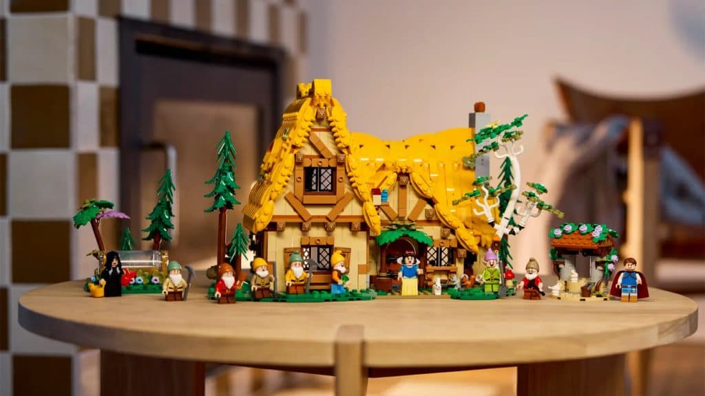 Ensemble LEGO Disney La Chaumière de Blanche-Neige et des Sept Nains
