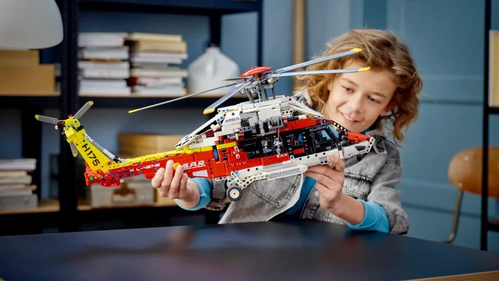 Ensemble LEGO Technic L’hélicoptère de secours Airbus H175 — 42145